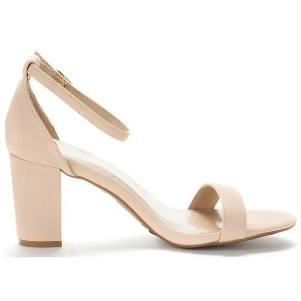 BRAND NEW BANDOLINO ONE STRAP ADJUSTABLE BUCKLE CLOSURE OPEN-TOE SANDAL